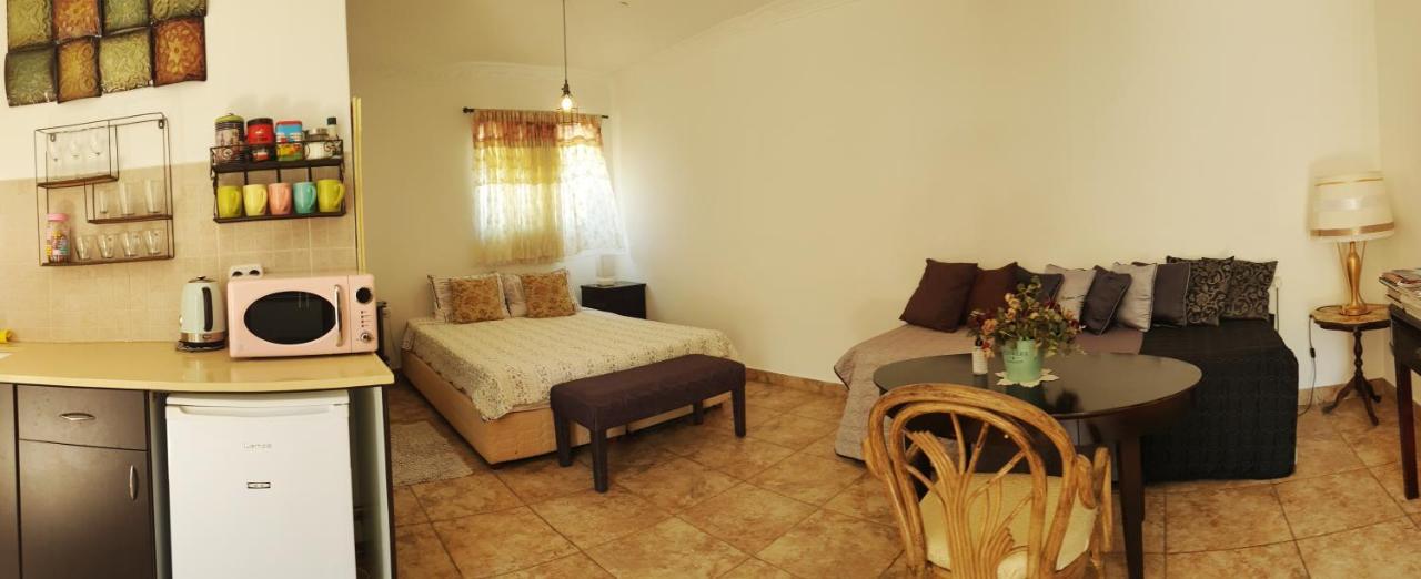 Villa Martini Dead Sea Neve Zohar Exterior foto